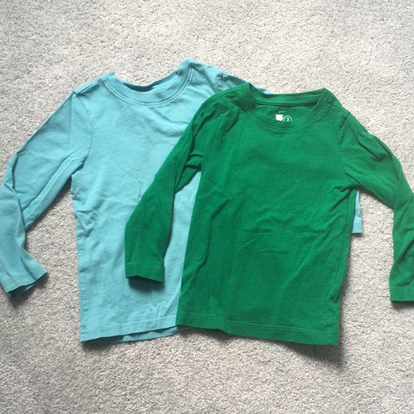 Bundle 2T Primary long sleeve shirts